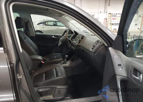 2013 Volkswagen Tiguan Se z USA, uszkodzony, nr VIN WVGBV3AX6DW595197